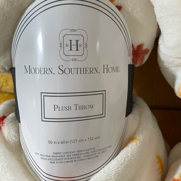 Dachshund throw blanket perfect for fall weather and decor - Picture 6 of 8